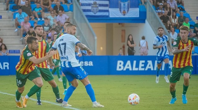 Un error de bulto de Sarr priva al Castellón de la victoria ante el Atlético Baleares 