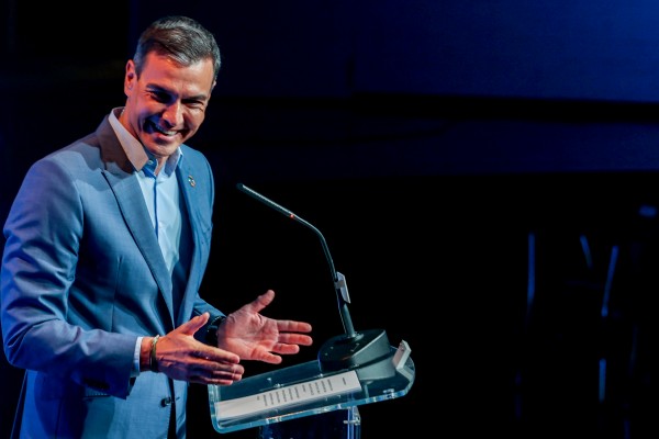 Moncloa firma un convenio con dos productoras para el rodaje de una serie sobre Pedro Sánchez