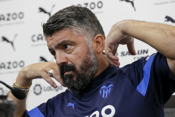 Gattuso se pone de escudo