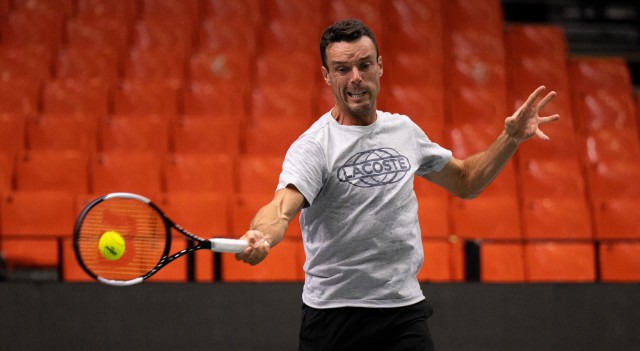 Roberto Bautista ya entrena en Valencia de cara a la fase de grupos de la Copa Davis