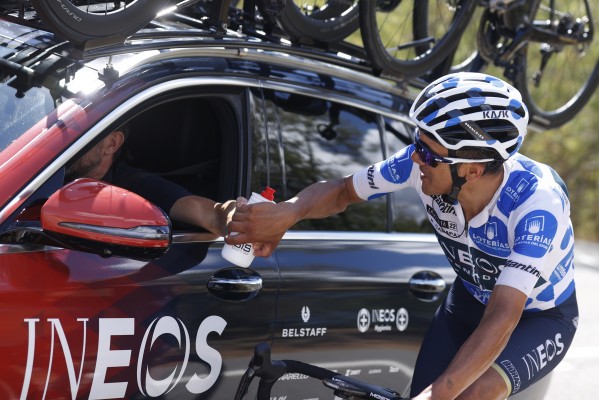 Carapaz se proclama rey de la montaña en Navacerrada, Evenepoel ata la roja 