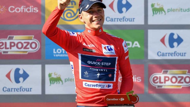 Carapaz se corona con triplete en Navacerrada; Evenepoel, virtual vencedor
