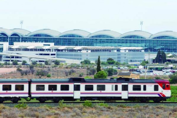 Así es la Fase 1 de la 'Variante Torrellano': diseño de la estación del aeropuerto, soterrar y tramo aún sin electrificar