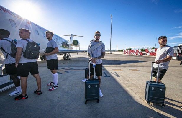 El Valencia viaja a Madrid con Gayà y Kluivert