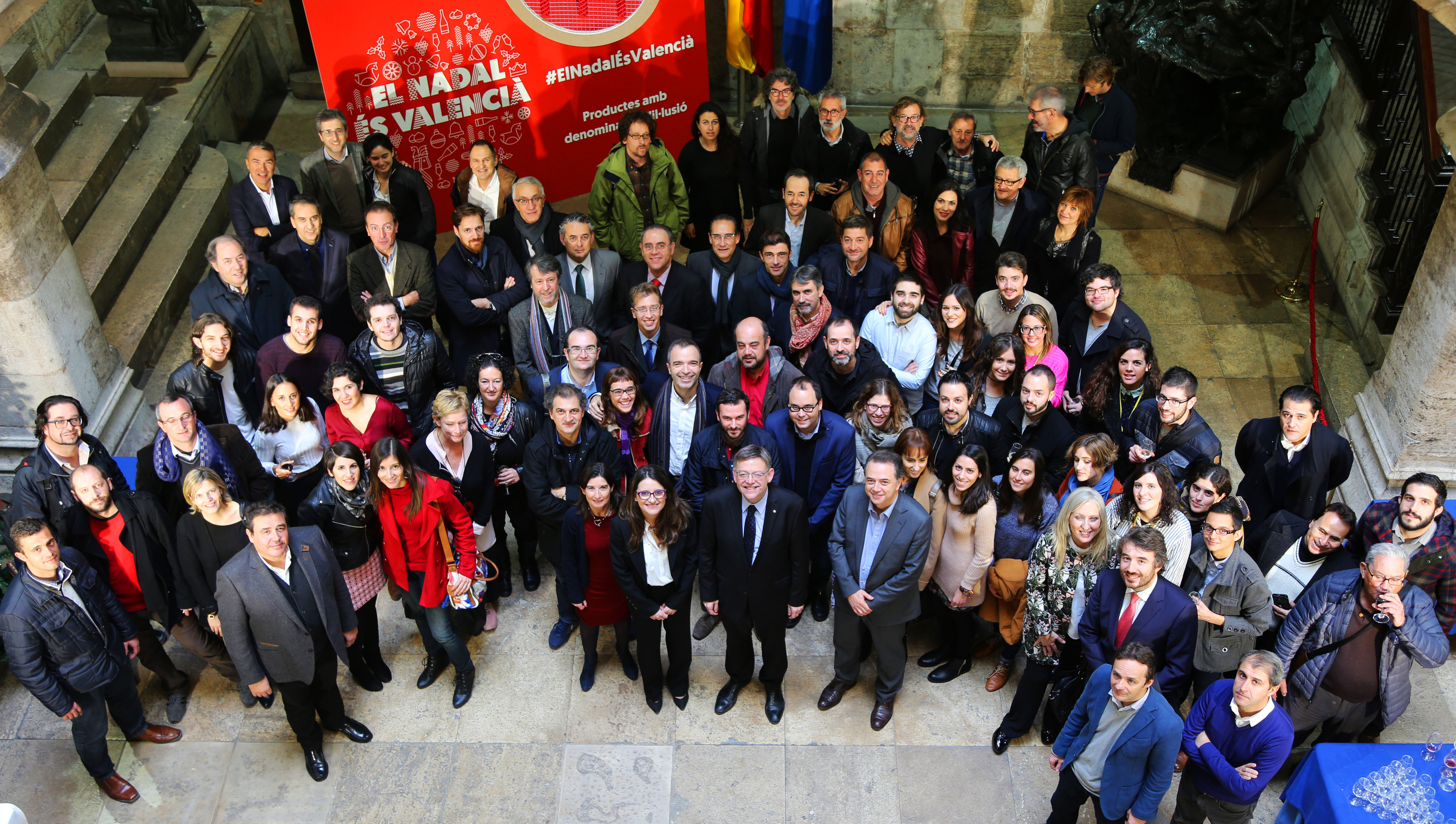 Imagen de la recepción de Puig y Oltra con los representantes de los medios de comunicación - 