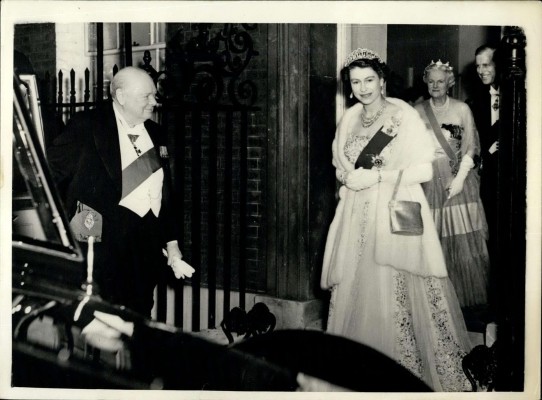 De Churchill a Truss, los 15 primeros ministros que han despachado con Isabel II