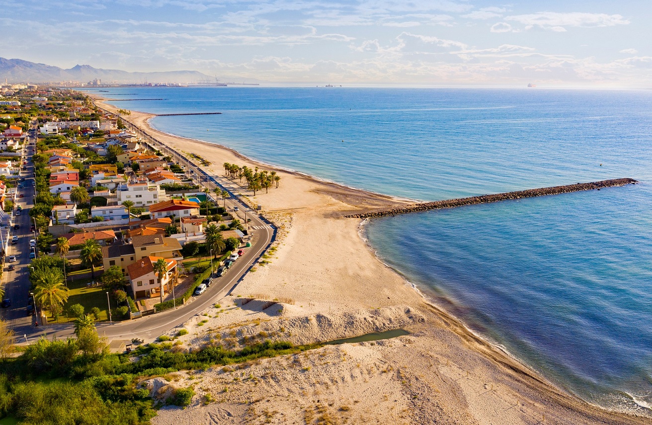 El Puerto confirma que aportará la franja dunar de un kilómetro a

la playa de Almassora antes de acabar el año