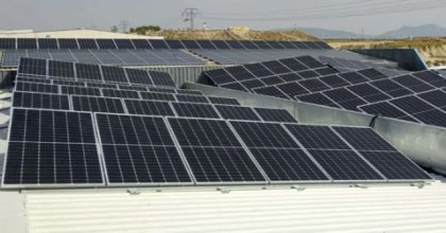 La empresa de Lorquí ARQ Plásticos busca inversores para una planta solar en su nueva nave de Blanca