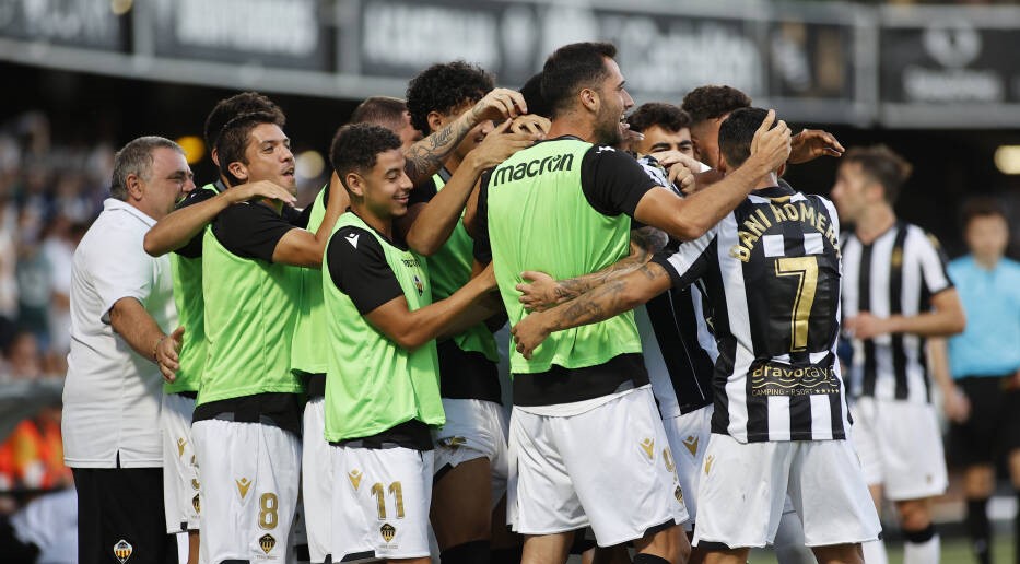 El Castellón se reconcilia con el gol
