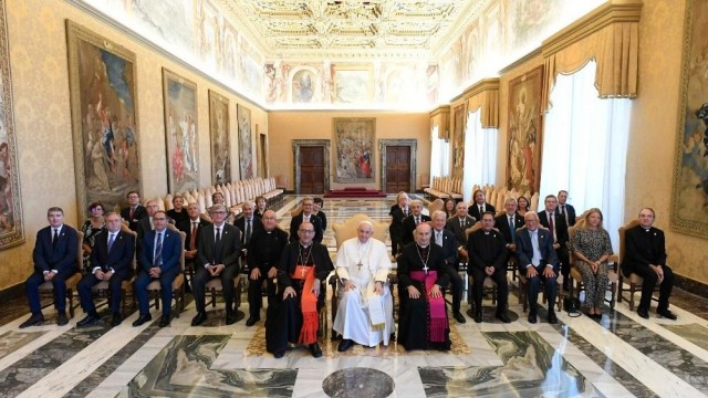 El director de Cáritas Diocesana asiste a la audiencia del Papa por el aniversario de su fundación