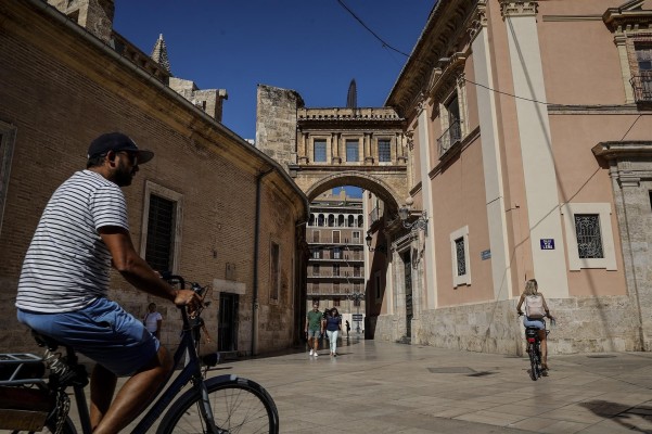 Rehabilitan la pasarela que une la Basílica y la Catedral