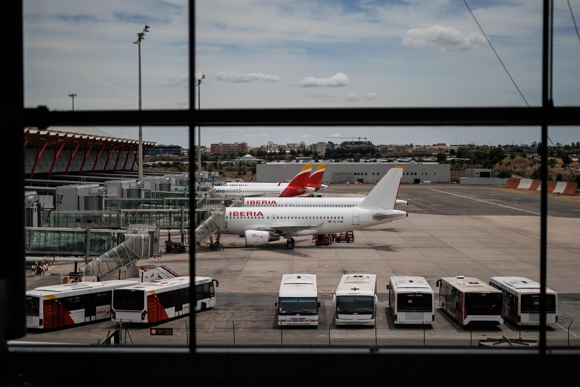Iberia Express estudiará las reivindicaciones de USO y dará una respuesta en una semana