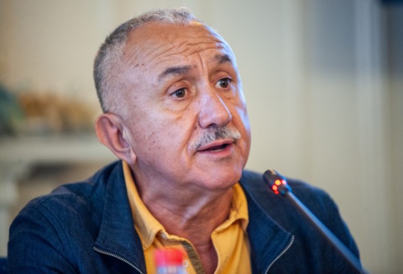 Álvarez (UGT) pide a la CEOE 