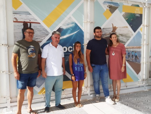 Surfistas, ornitólogos y residentes suman fuerzas en El Perelló para defender una causa común
