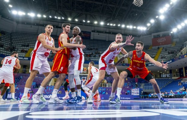 España gana a Montenegro y accede a los octavos del Eurobasket