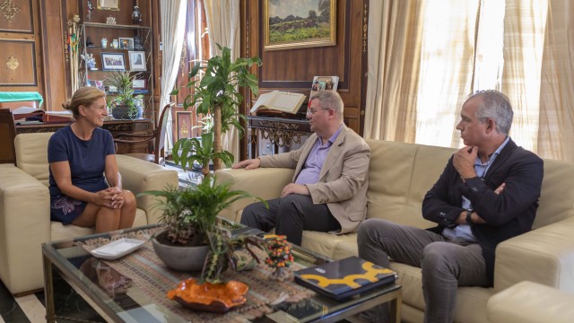 Marco y la CEV abogan por hacer un frente común para ayudar al azulejo ante la crisis energética
