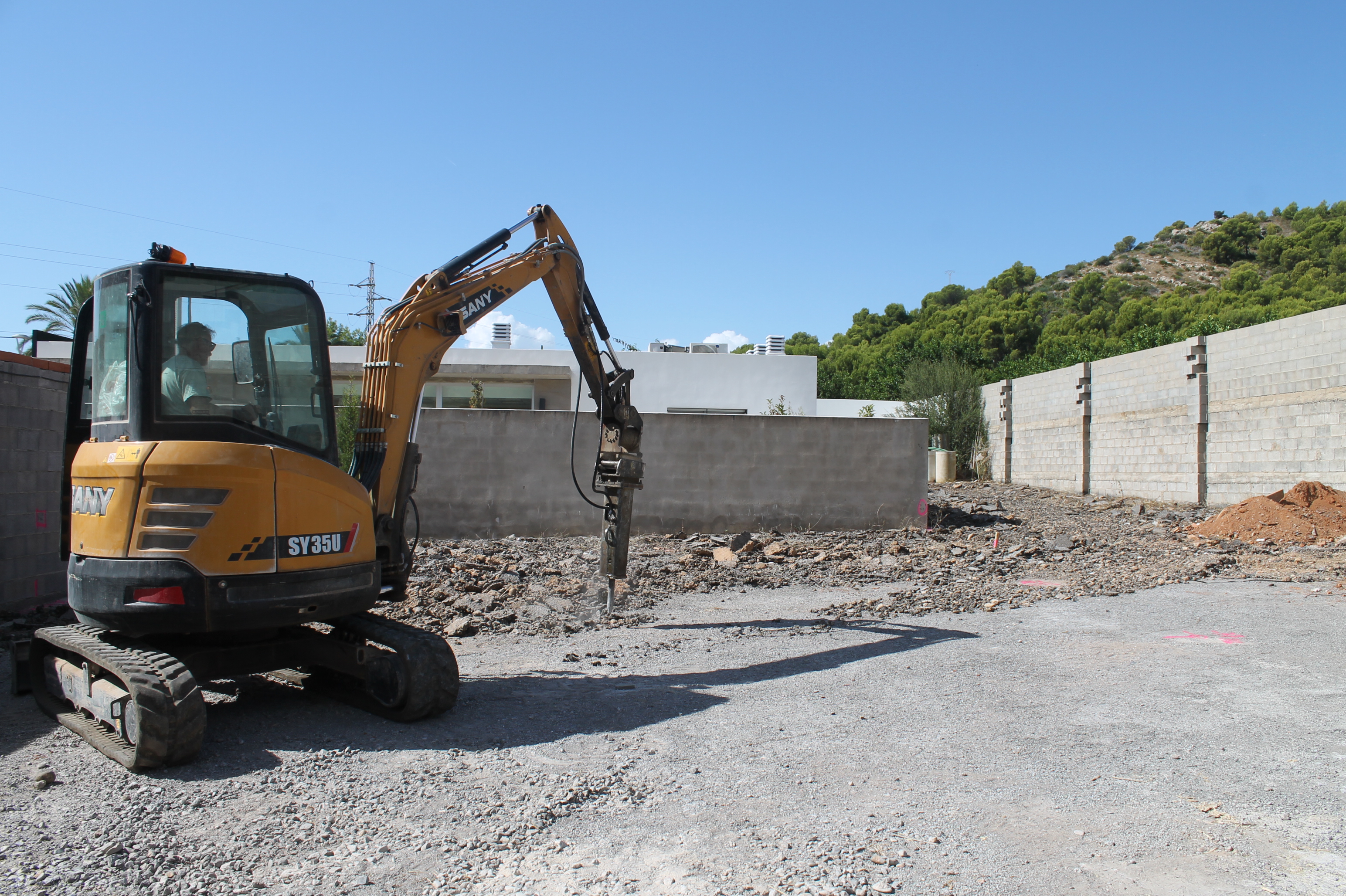 Benicàssim inicia la ampliación del cementerio que sumará 244 nichos y 104 columbarios