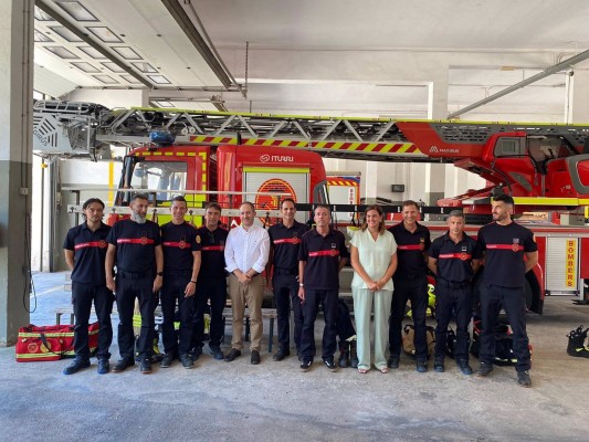 València reconoce la labor de los bomberos municipales en los incendios de Bejís y Vall d'Ebo
