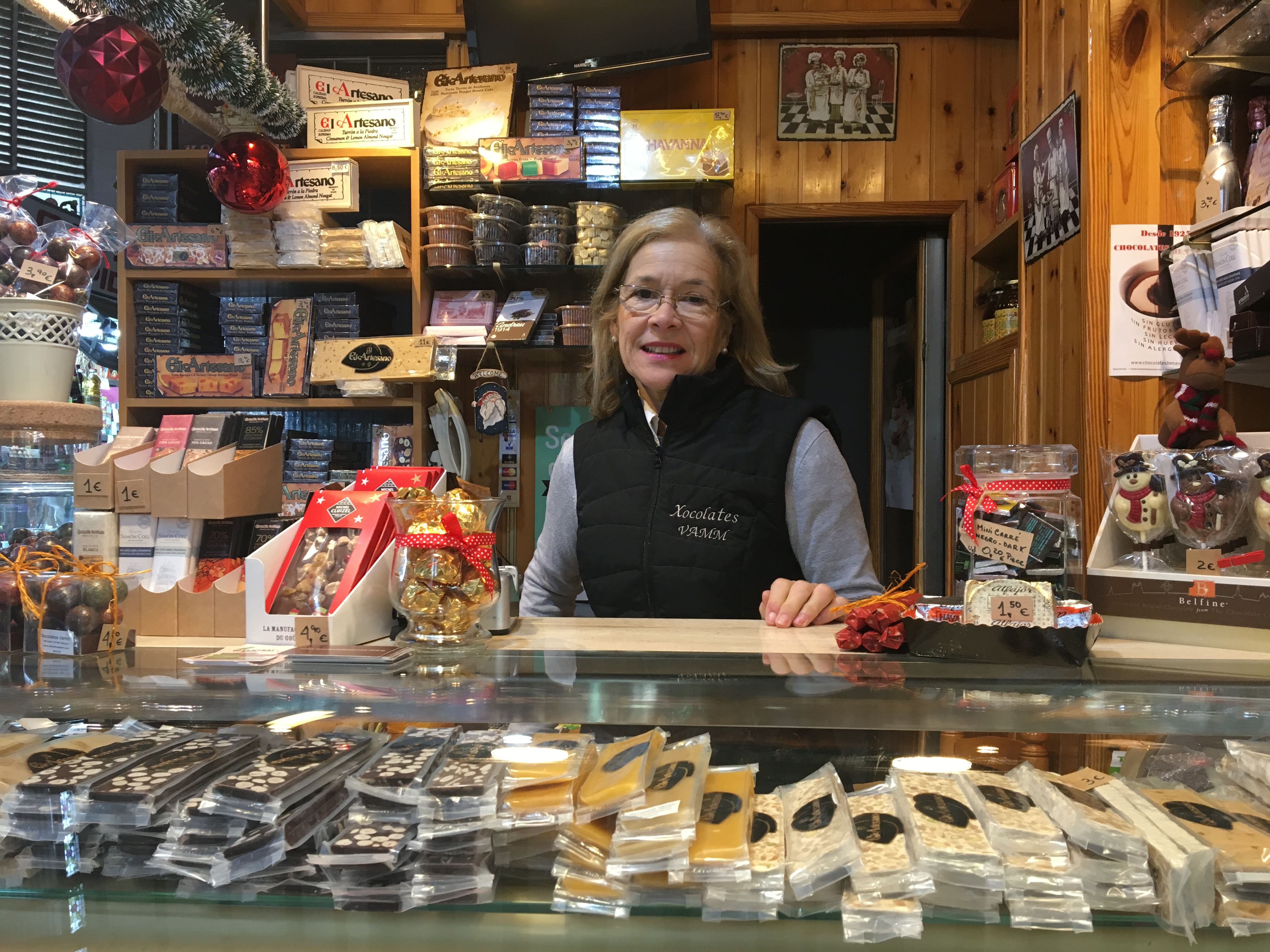 Victoría Martínez en su parada del Mercado Central - 