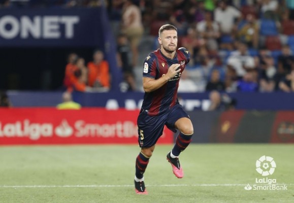 Nueva alarma con Mustafi