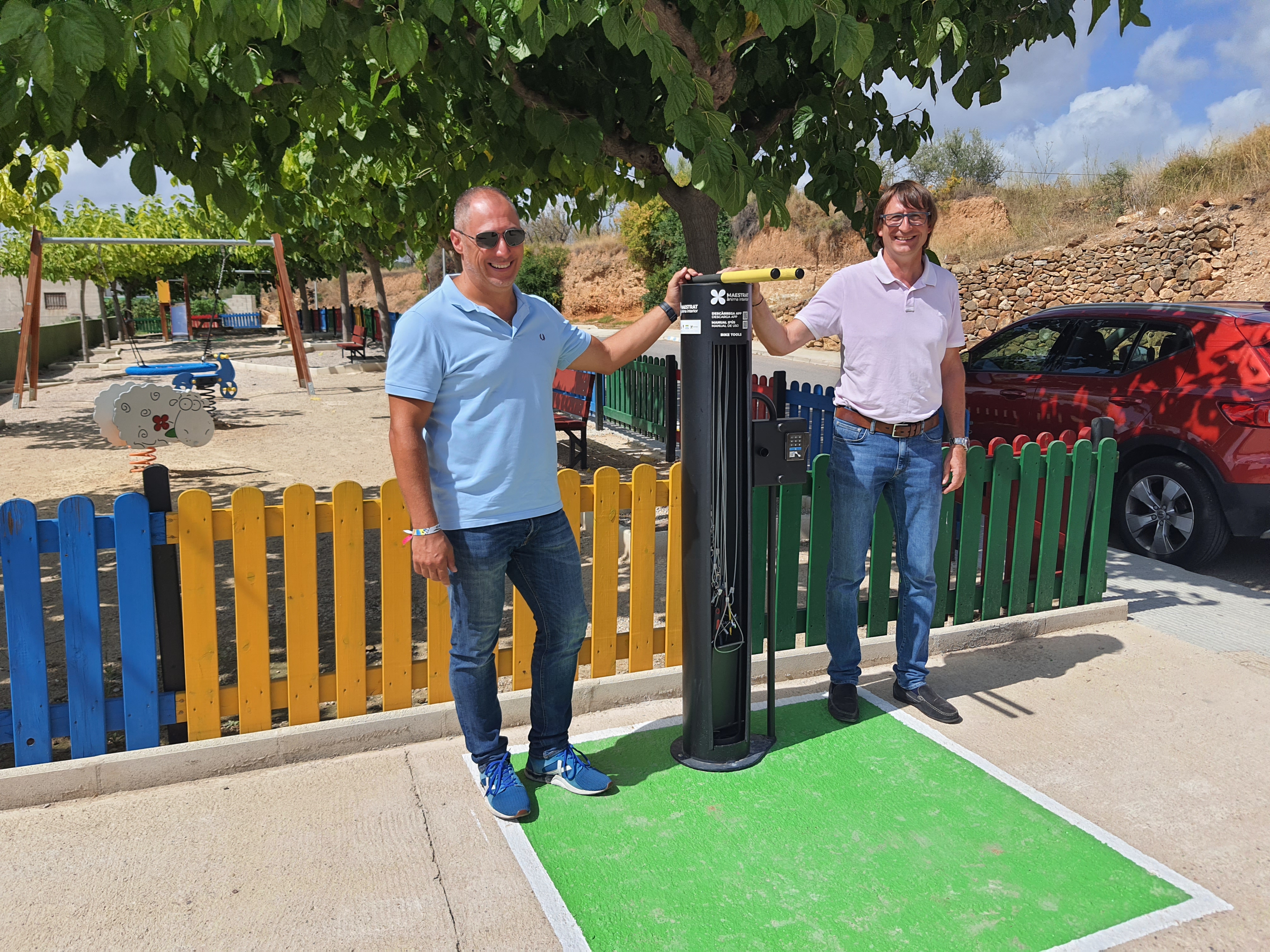 Los pueblos del Maestrat contarán con doce estaciones gratuitas de reparación de bicicletas