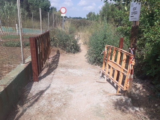 El Consorcio de la Desembocadura del Millars restringe acceso a la ruta Botánica con 2 puertas
