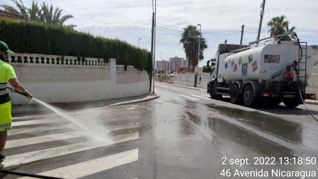Benidorm realiza una campaña extraordinaria de limpieza que llegará a 