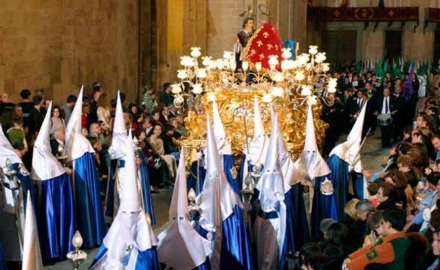 Los comerciantes de Orihuela se reúnen con la Junta Mayor tras el adelanto de las procesiones 