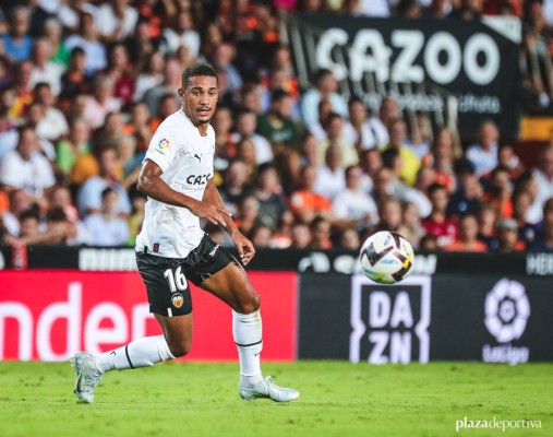 Más de la quinta parte de la plantilla del Valencia está cedida por otros clubes
