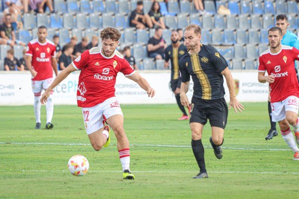El Alcoyano suma un punto frente al filial del Barça y el Intercity dobla la rodilla ante el Real Murcia