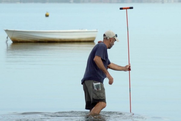 Cartagena inicia la primera fase de la retirada de fangos en el Mar Menor