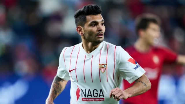 Óliver Torres y Tecatito se quedan fuera de la lista del Sevilla para la 'Champions'