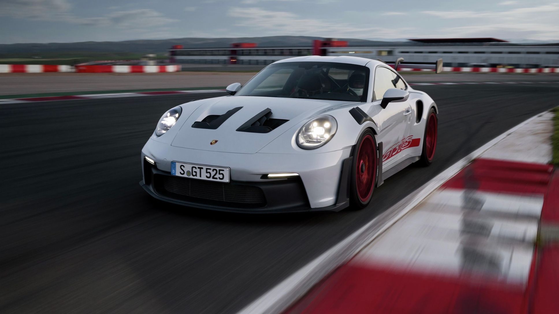 Nuevo Porsche 911 GT3 RS: máximo rendimiento
