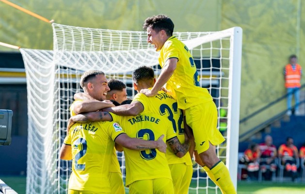 El Villarreal B no perdona a un Mirandés en inferioridad numérica