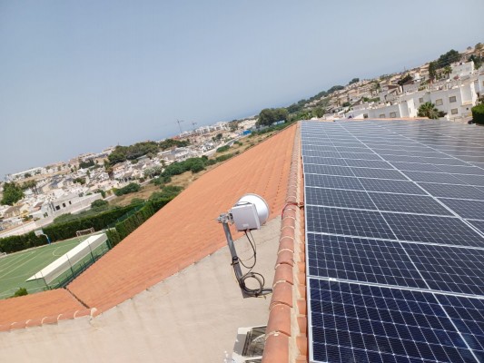 
Los colegios Elis de Alicante y Murcia disponen de más de 300 paneles solares
