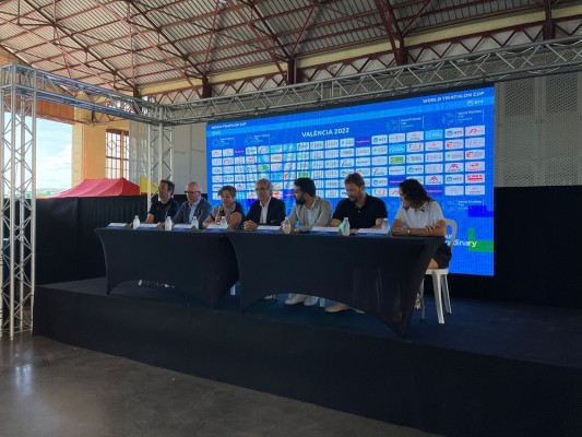 Serrat y Kasper, favoritos en la Copa del Mundo de triatlón de València