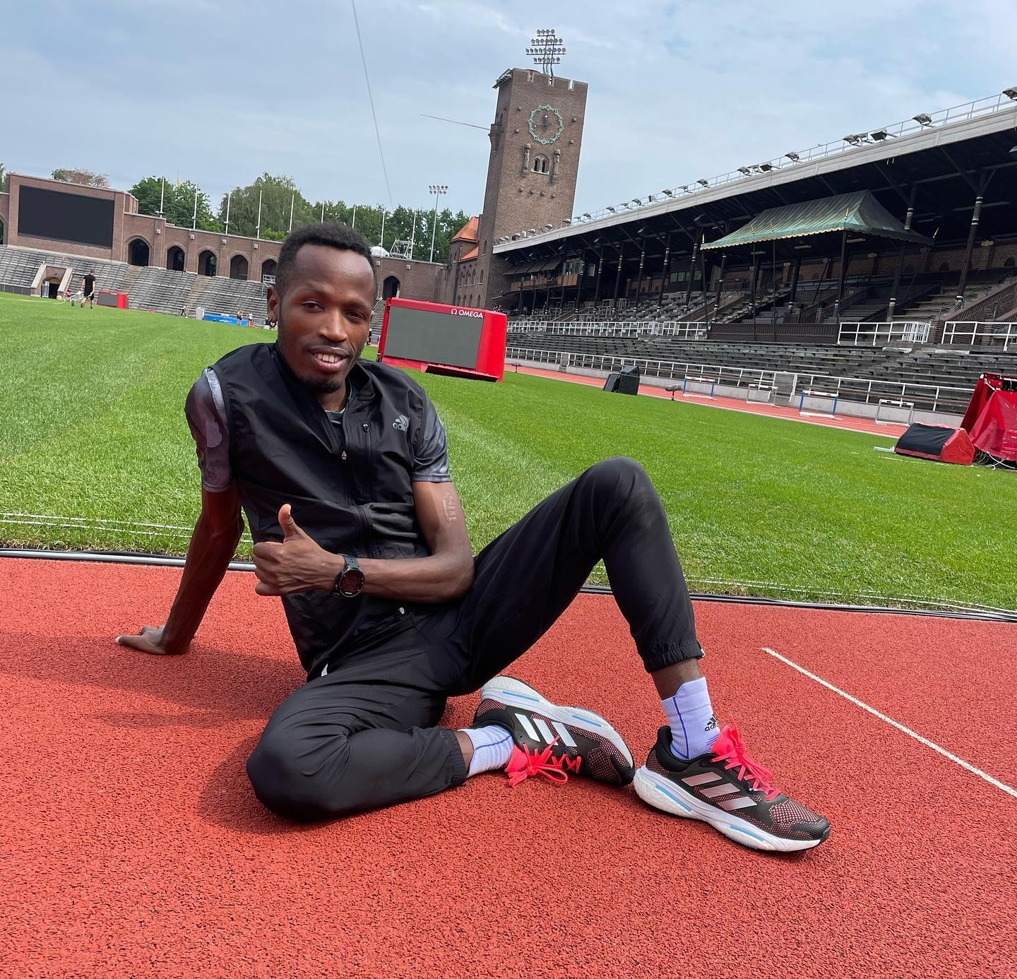 El atleta del Playas Thierry Ndikumwenayo, en la lucha por la Diamond League
