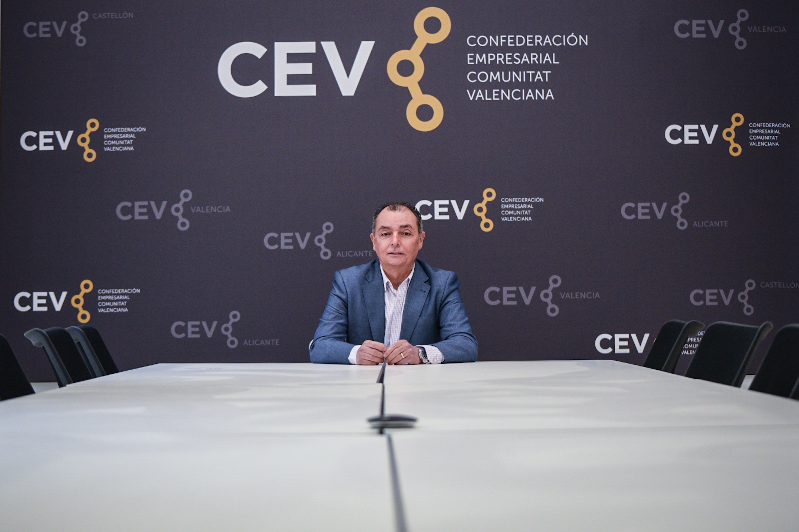 PP y CEV crean una mesa permanente de contacto con los sectores empresariales
