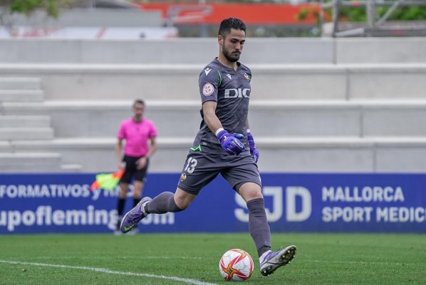 Iván Martínez cierra la portería del Hércules