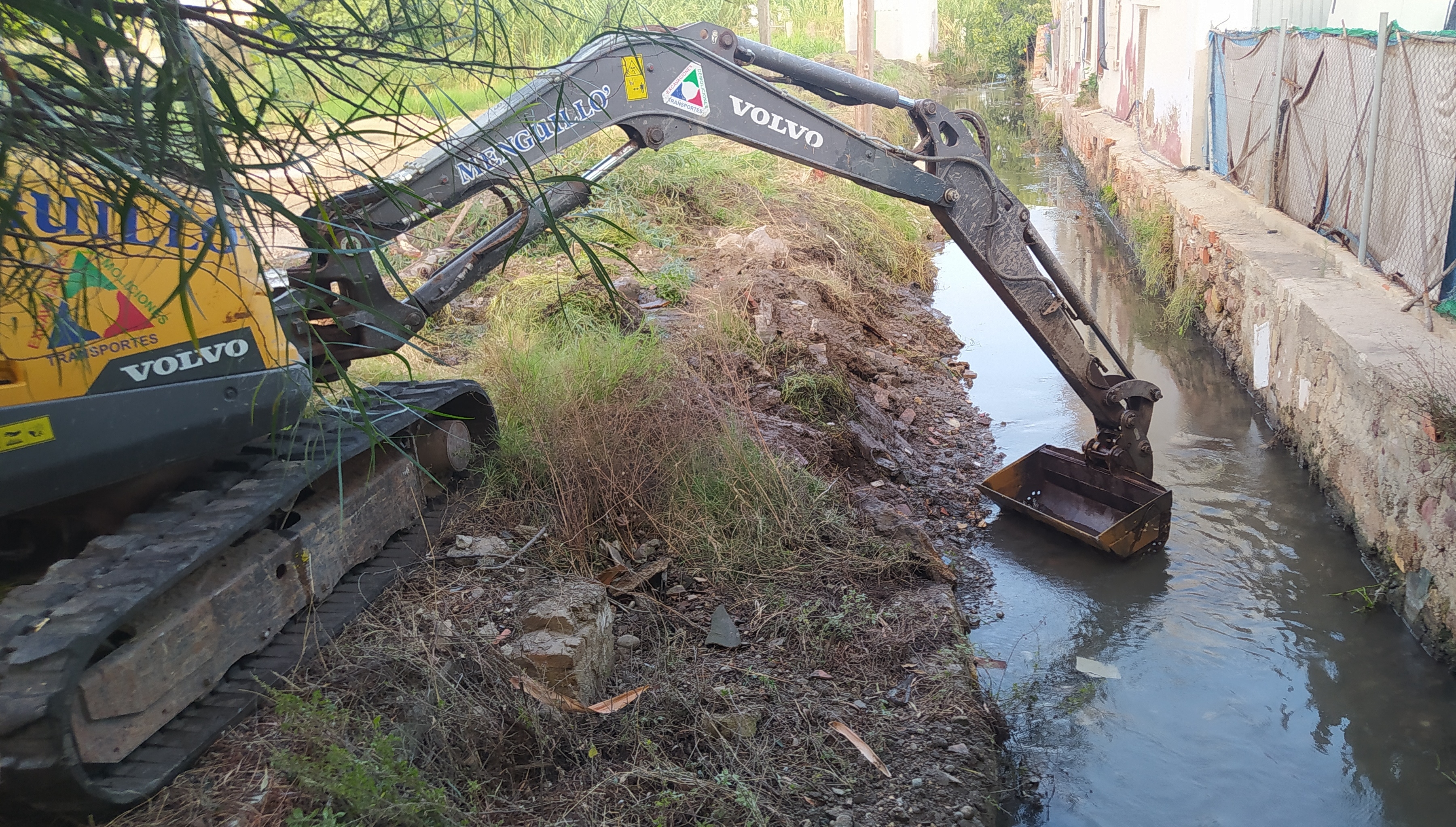Castelló refuerza la limpieza de las acequias para potenciar la evacuación ante el periodo de lluvias

