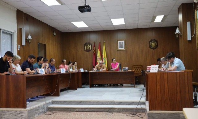 Archena clama contra el cierre de la estación de tren mientras que el PSOE se desmarca
