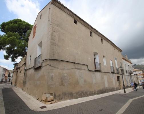 Ròtova recuperarà el pati nord del palau dels Comtes
