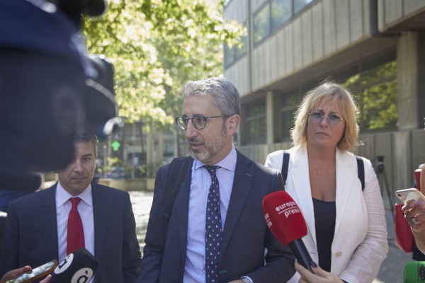 La Generalitat se compromete a reactivar la economía de las zonas quemadas