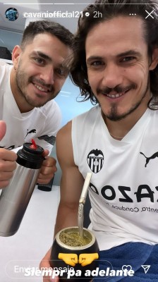 Cavani sigue su puesta a punto y coincide en Paterna con Maxi Gómez, que sigue con su futuro incierto