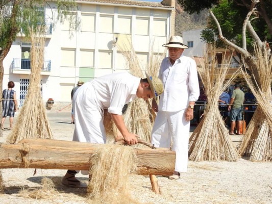 La Gramaera de Redován celebra su XLI muestra de trabajos del cáñamo