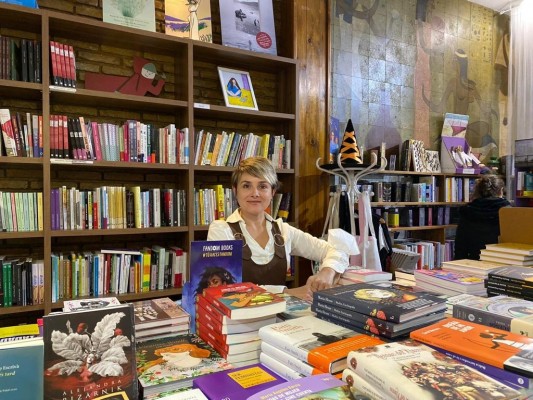 La librería La Rossa inaugura espacio con un taller sobre Simone de Beauvoir o clubs de lectura feminista