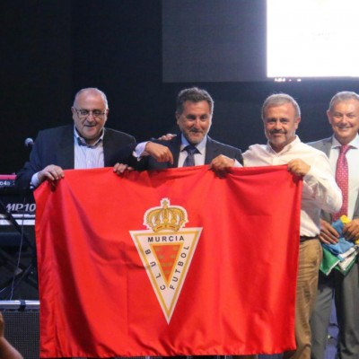 El Real Murcia entra en la Casa de Murcia en Barcelona, la más antigua de España 