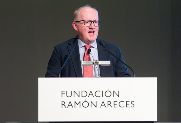 El economista jefe del BCE aboga por subir los tipos a un 