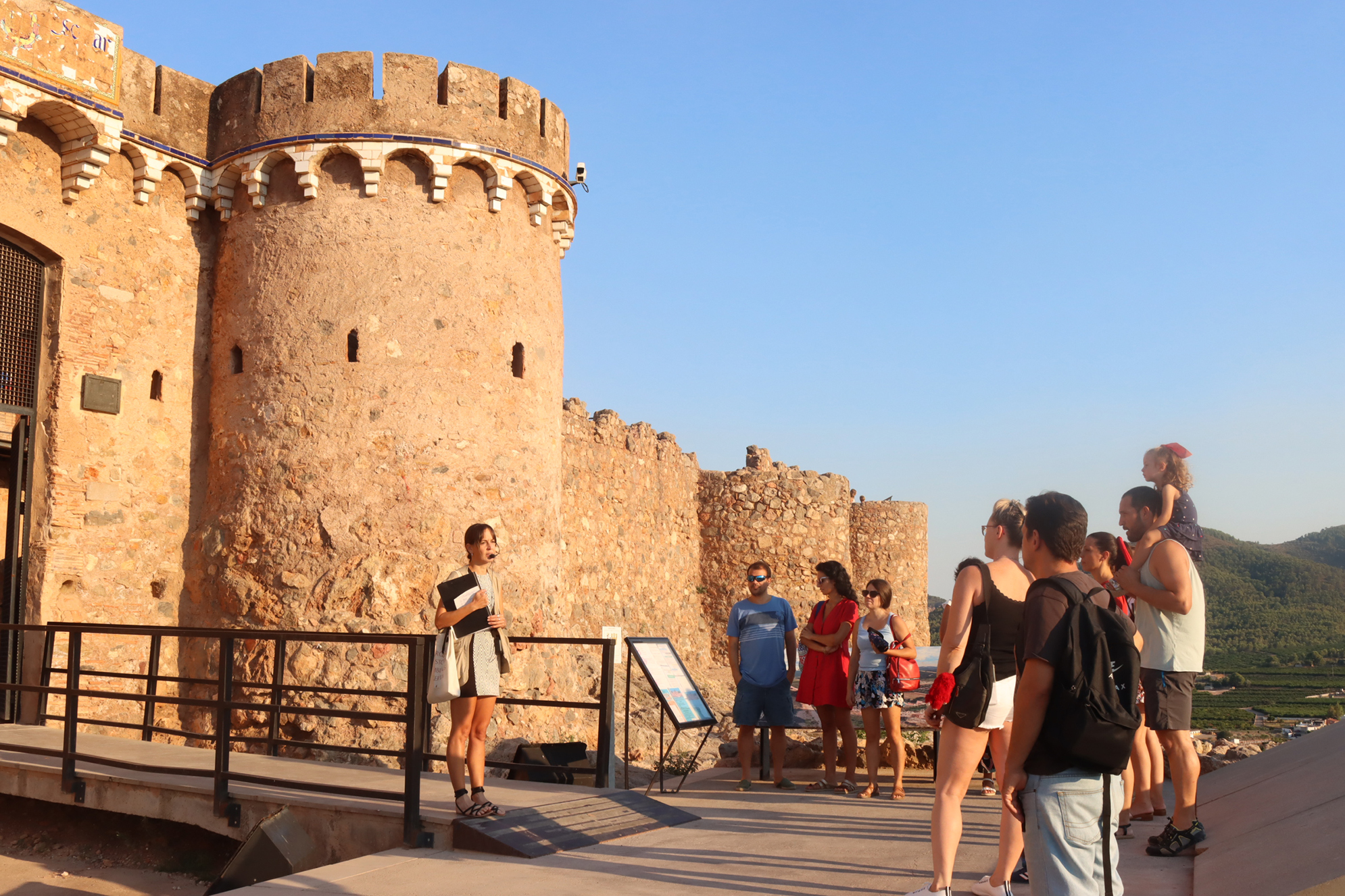 Más de 9.000 personas visitan el Castillo de las 300 Torres de Onda durante este verano