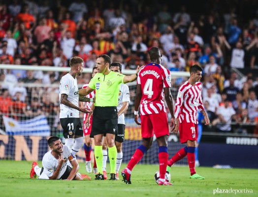 Un Valencia sin suerte cae ante el Atlético
